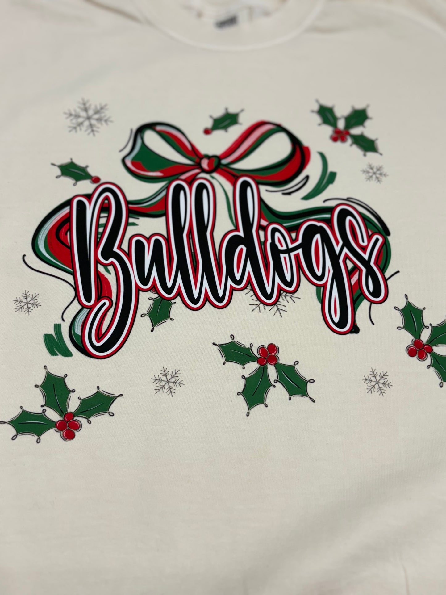 Bulldogs Christmas Bow Mistletoe T-Shirt